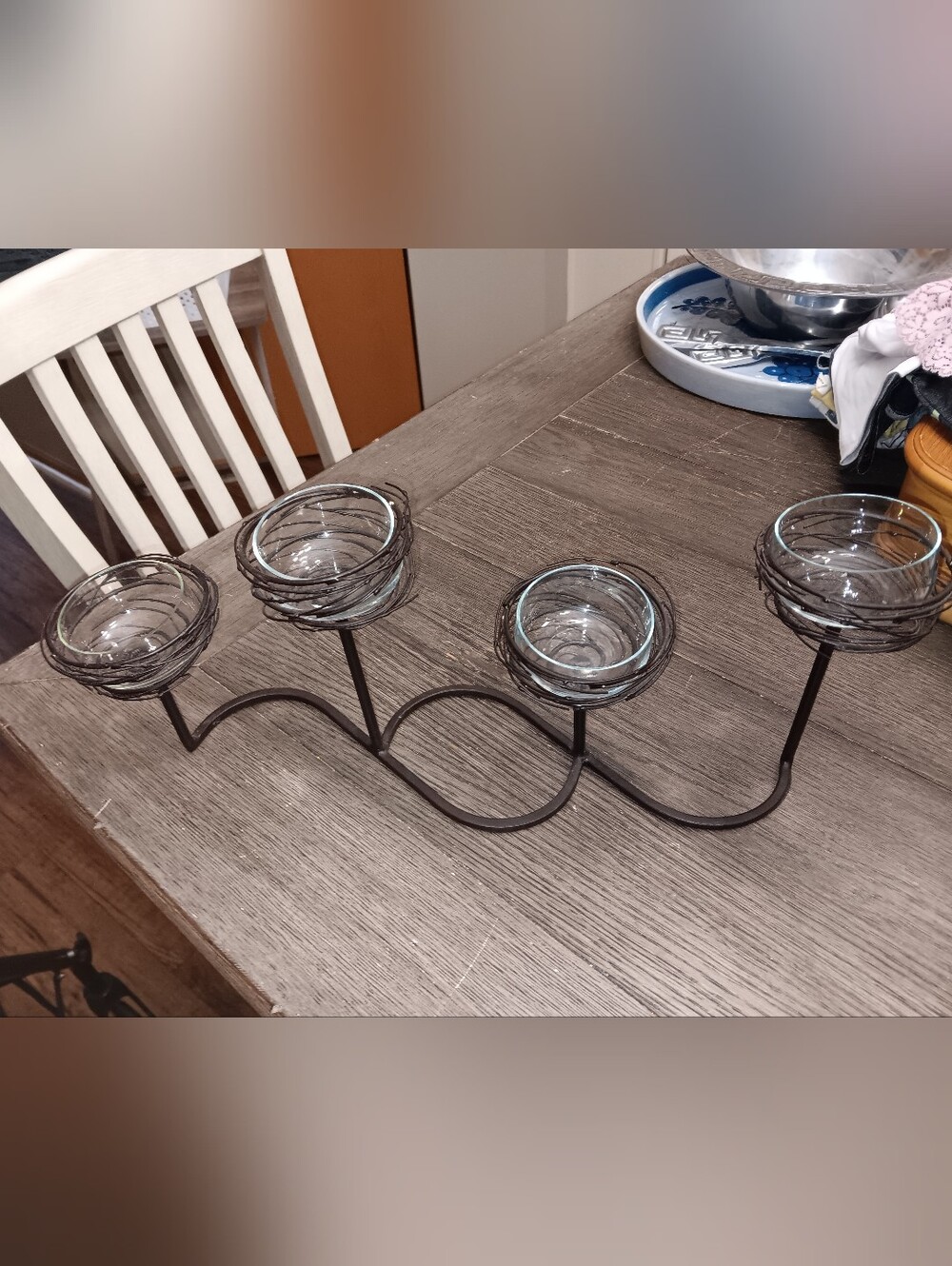 Unk Black Metal Wave Votive Holder with Clear Glass Cups